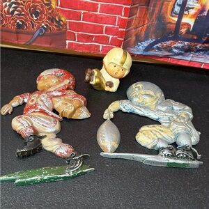 Vintage 1976 Homco metal football player wall hanging